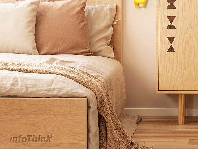 infoThink Winnie the Pooh Series - Round-Belly Desktop x Bracket Light