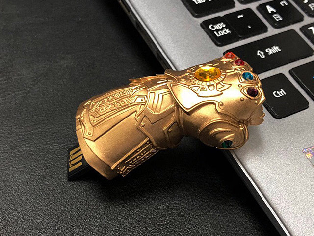 infoThink MARVEL Infinity Gauntlet USB Flash Drive