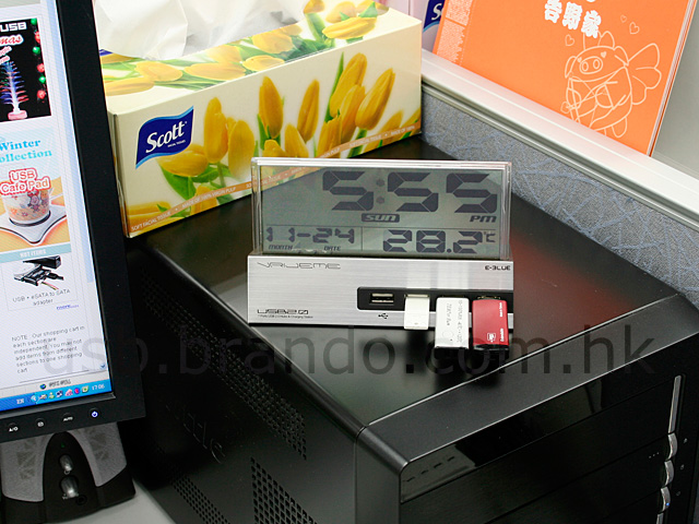 USB 7-Port Hub with Alarm Clock and Thermometer