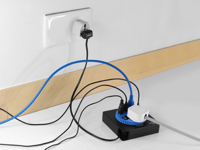 4-Port USB Hub with Power Socket