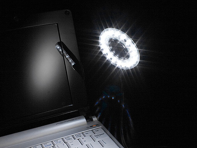 USB 18-LED Light with Magnifier