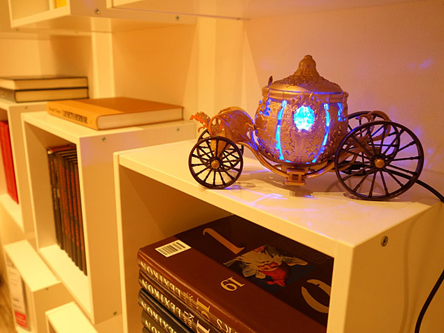 infoThink Cinderella - Carriage USB LED Lamp