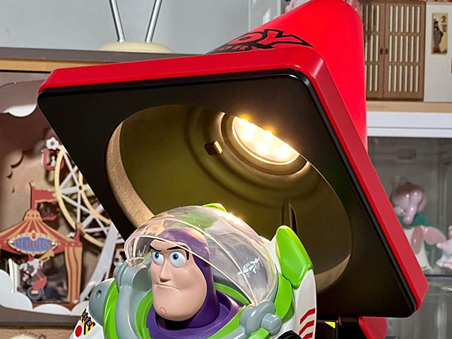 Buzz Lightyear Figurine Lamp